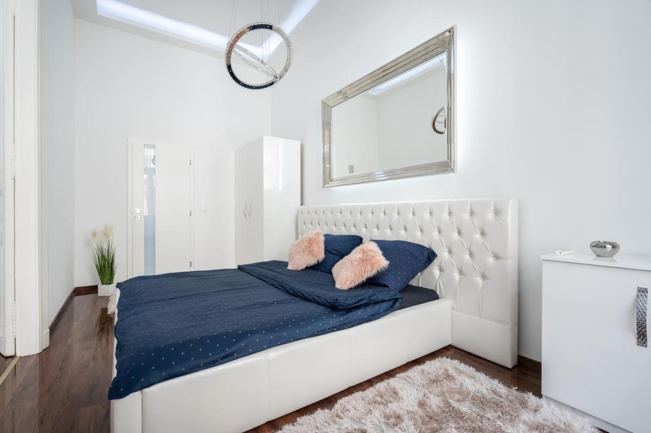 Opera Balkony Luxury Apartment With Free Parking Budapest Exterior photo