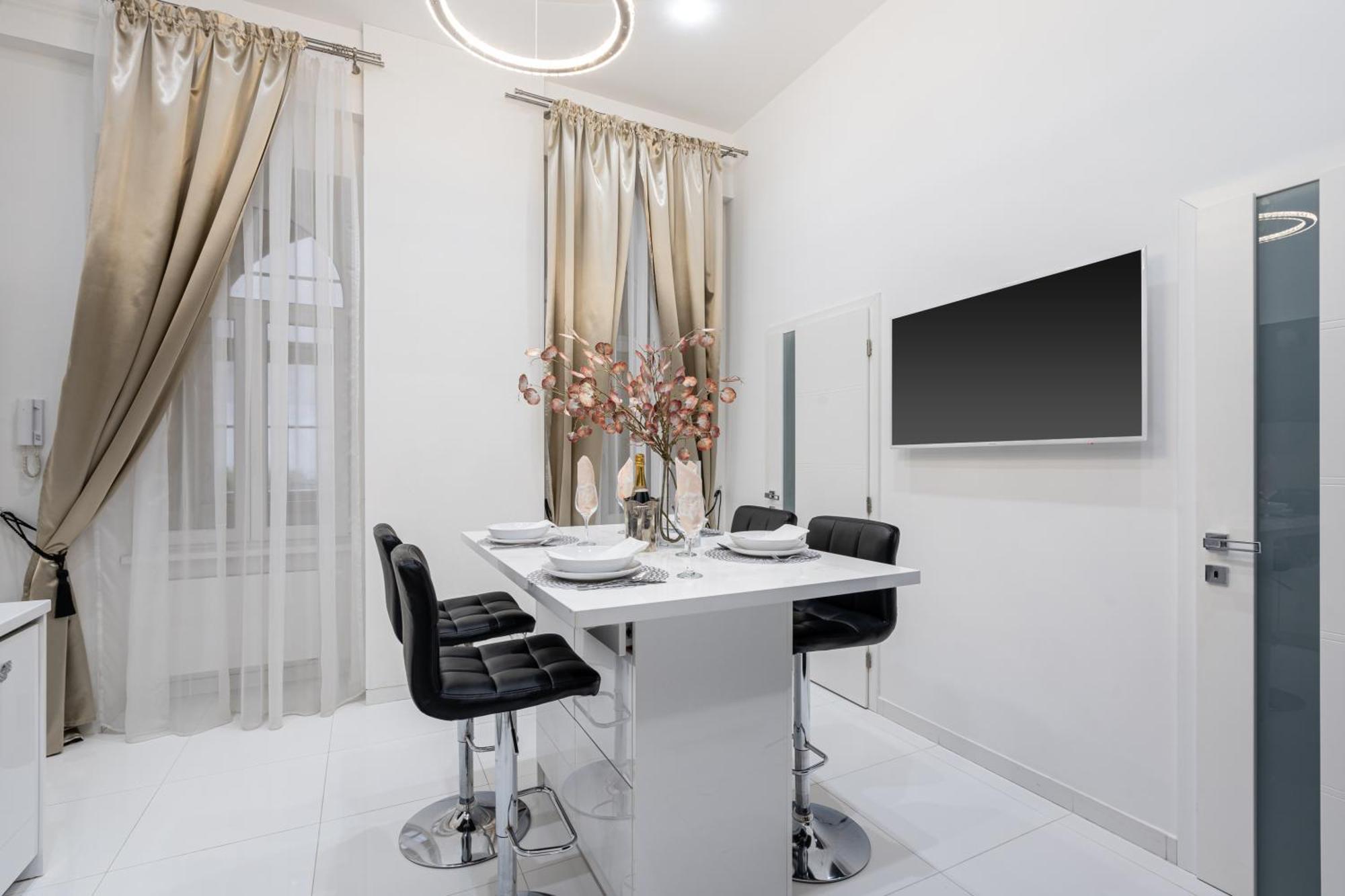 Opera Balkony Luxury Apartment With Free Parking Budapest Exterior photo