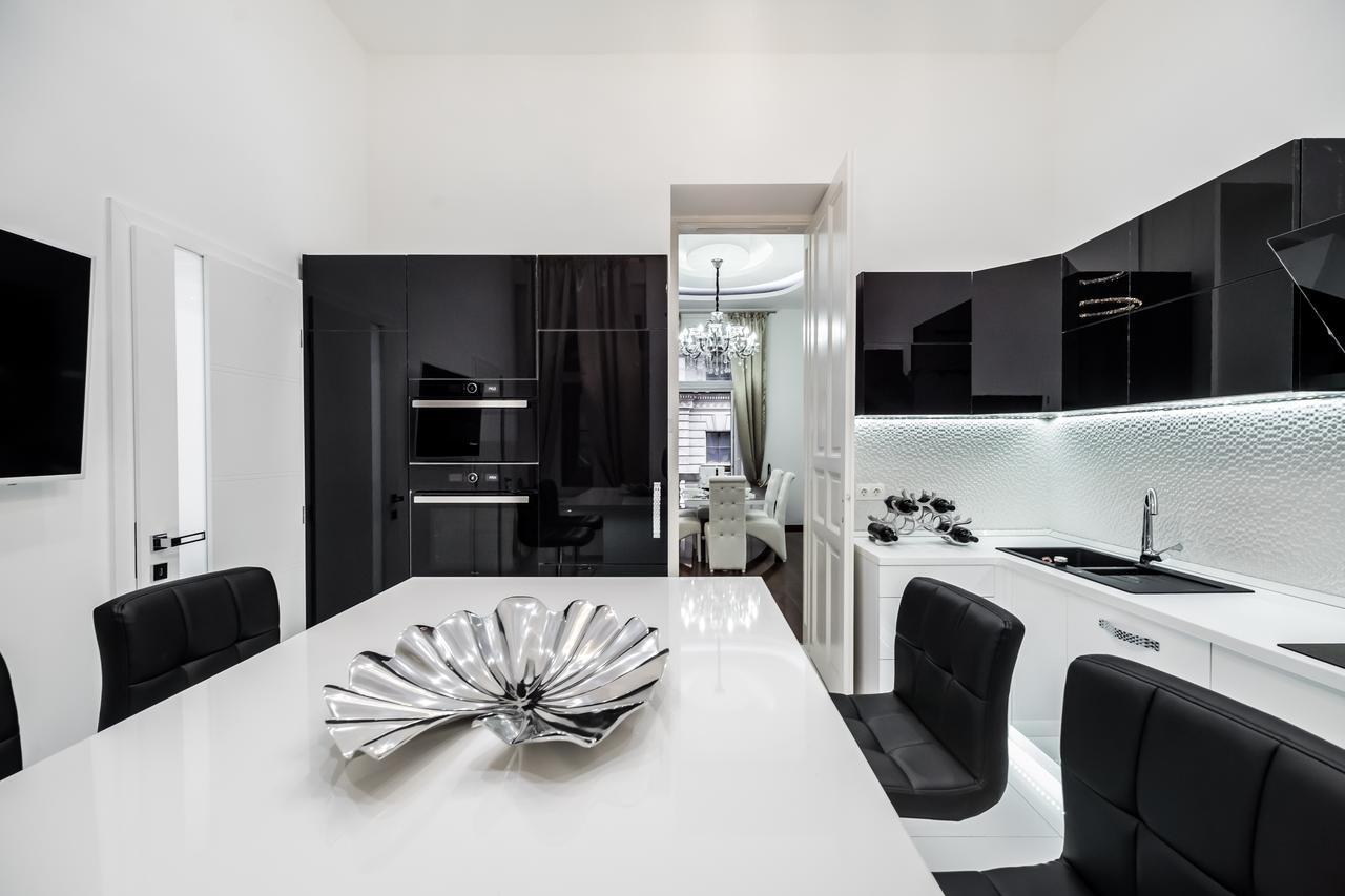 Opera Balkony Luxury Apartment With Free Parking Budapest Exterior photo