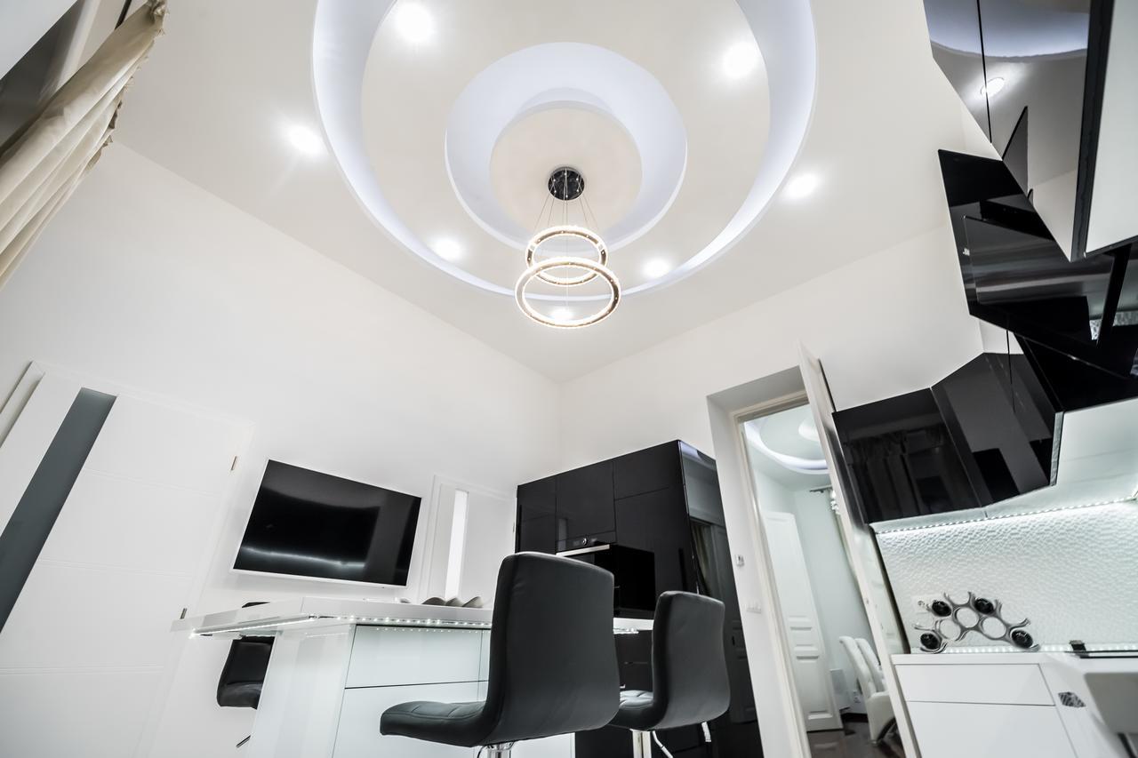 Opera Balkony Luxury Apartment With Free Parking Budapest Exterior photo